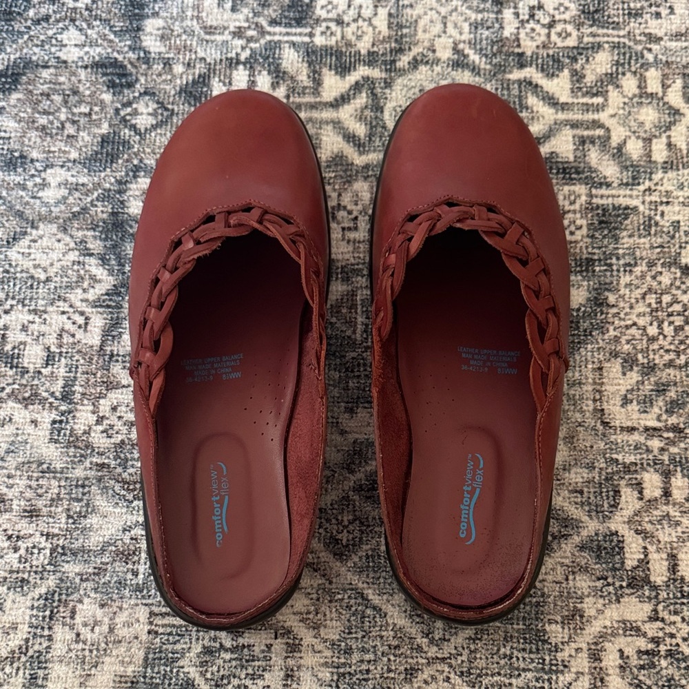 Comfortiva Women's Chestnut Braided Mules